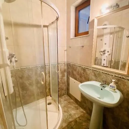 Central Apartment *