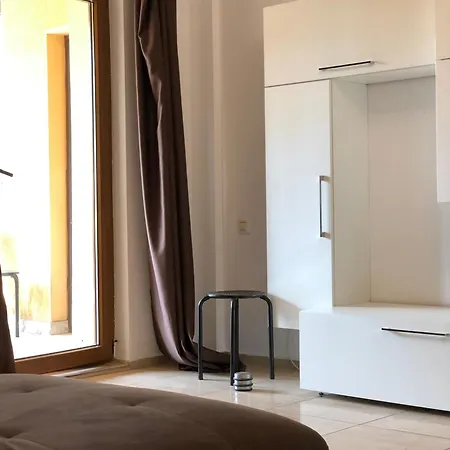 Central Apartment *